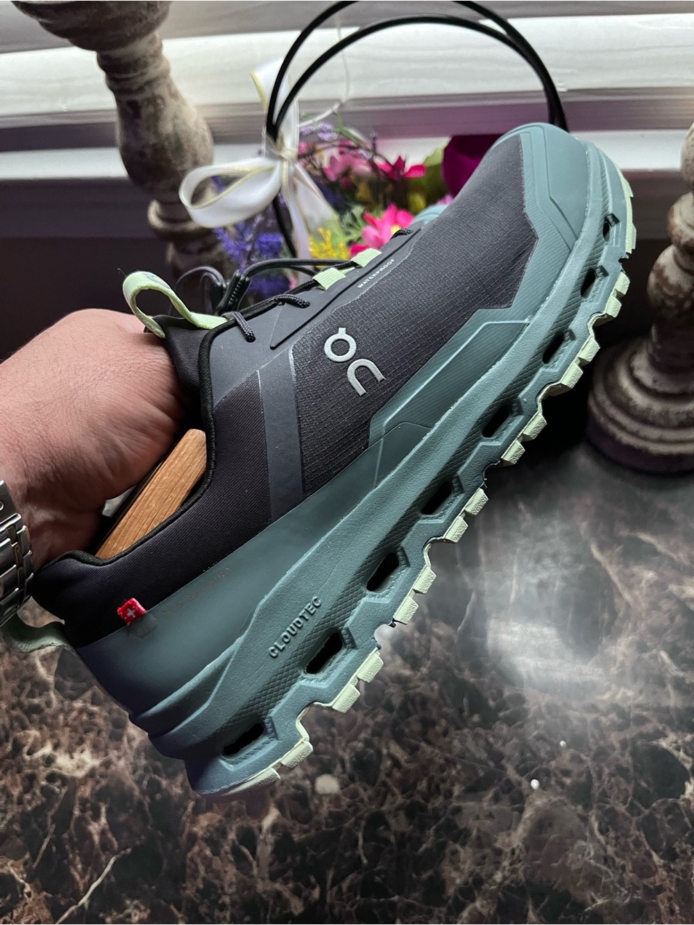 On CloudHero
Waterproof 
Fall/Winter
Athletic Shoes
Size 6 Youth-7.5 Women